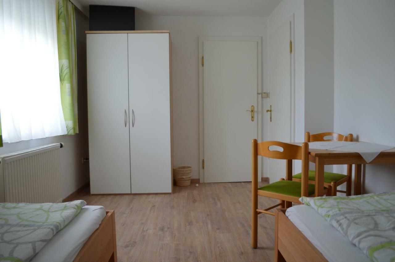 Fruehstueckspension Sterr Strebersdorf Екстериор снимка